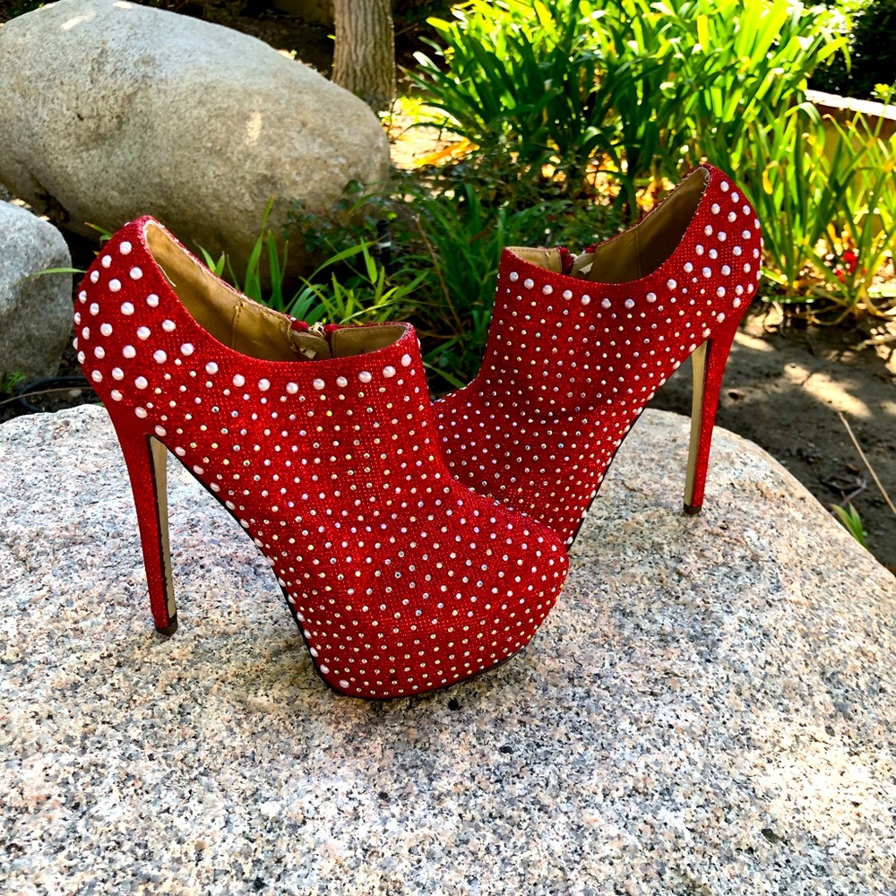 Size 10 Cape Robbin Platform Booties - image 1